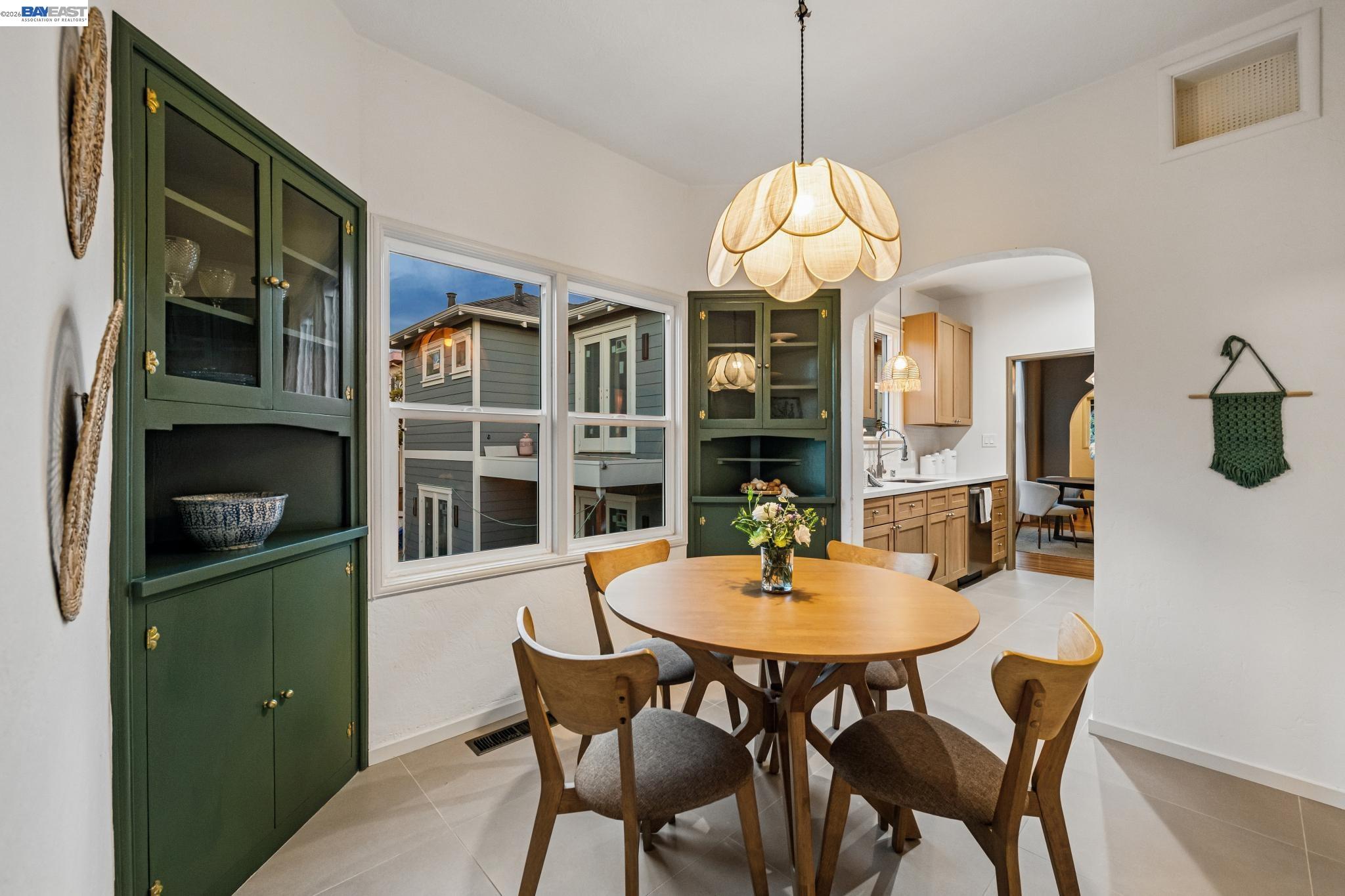 467 Santa Clara Ave