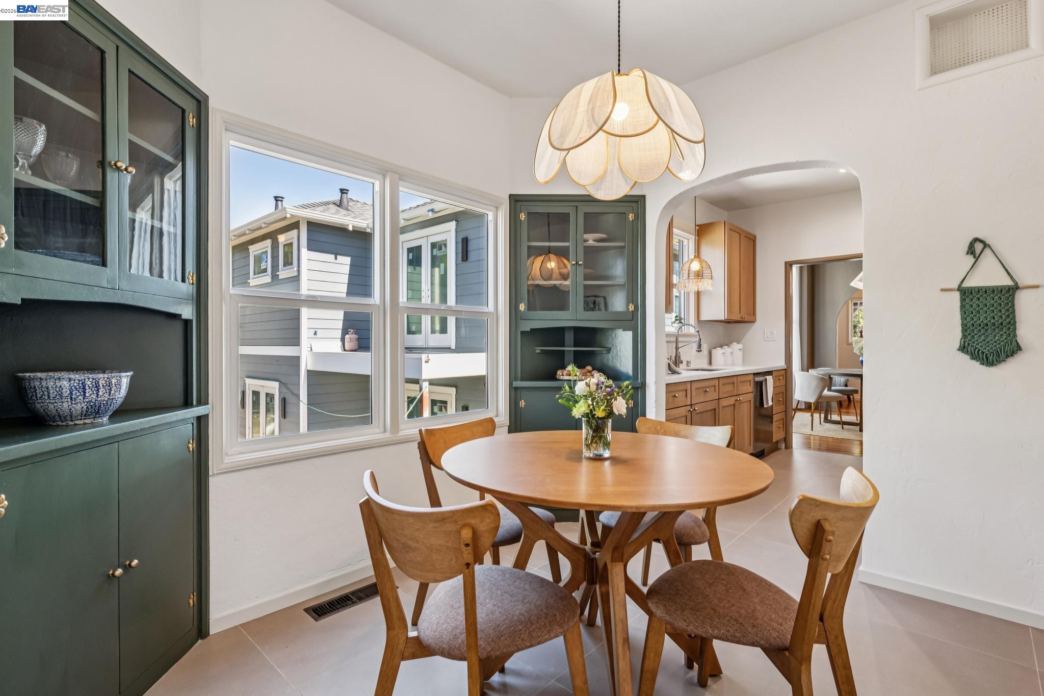 467 Santa Clara Ave