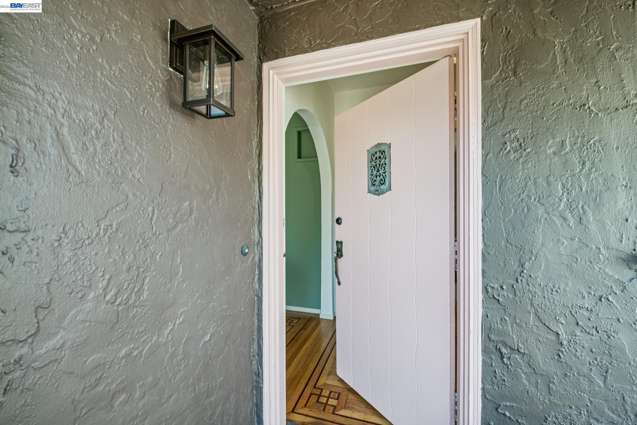 467 Santa Clara Ave