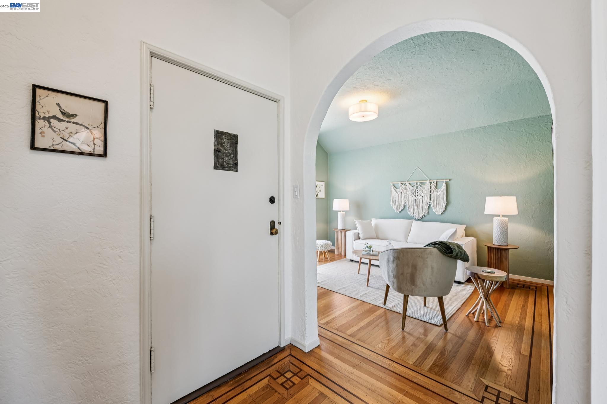 467 Santa Clara Ave