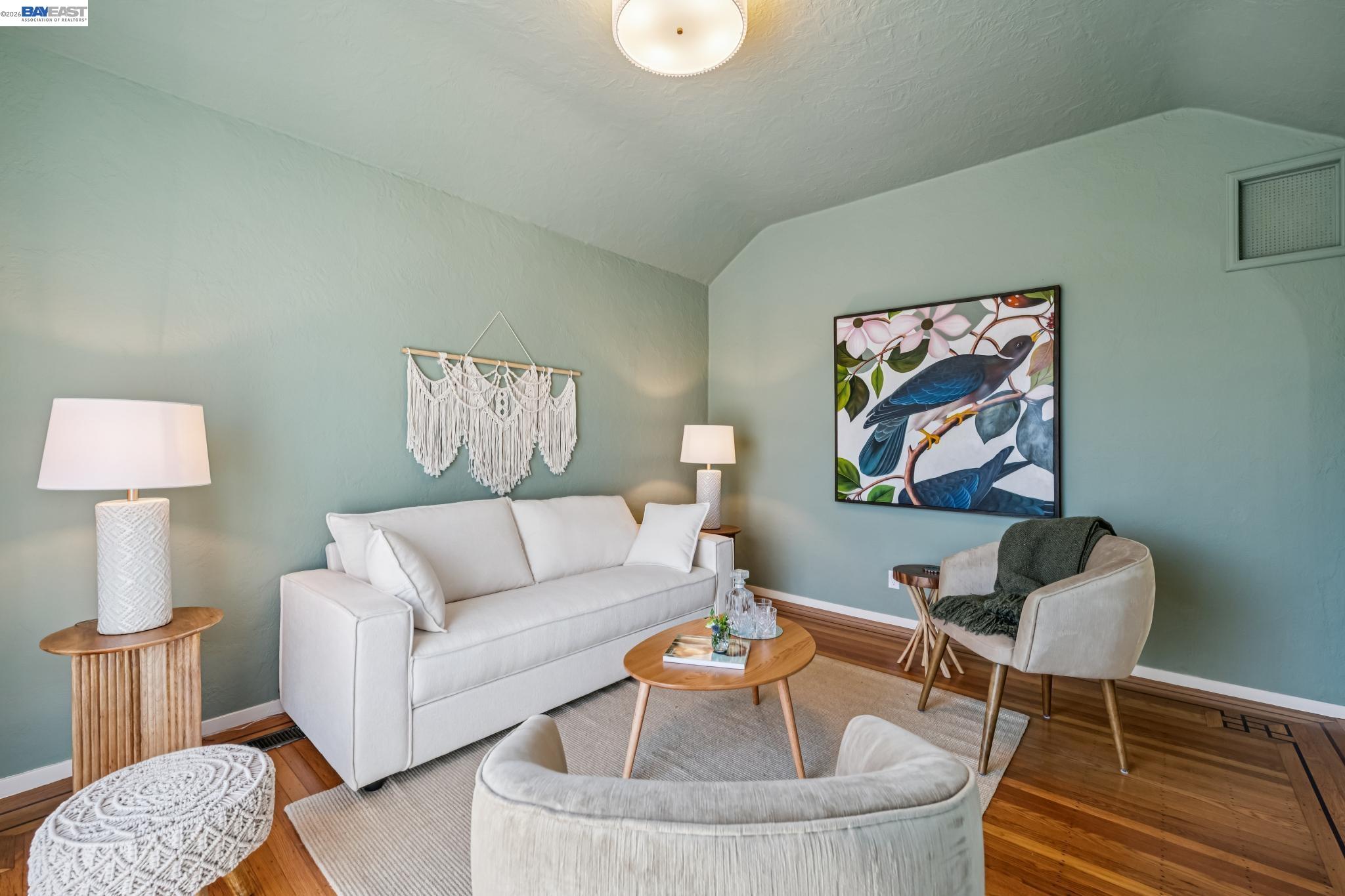 467 Santa Clara Ave