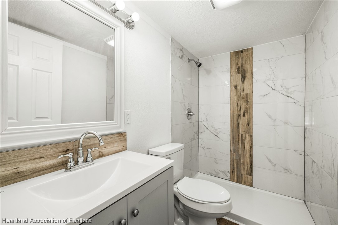 3290 N Horseshoe Drive