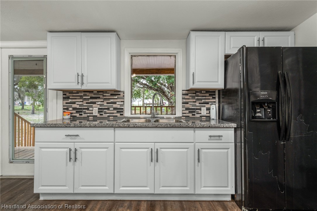 3290 N Horseshoe Drive