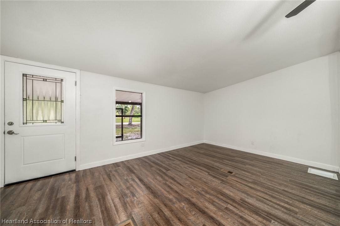 3290 N Horseshoe Drive