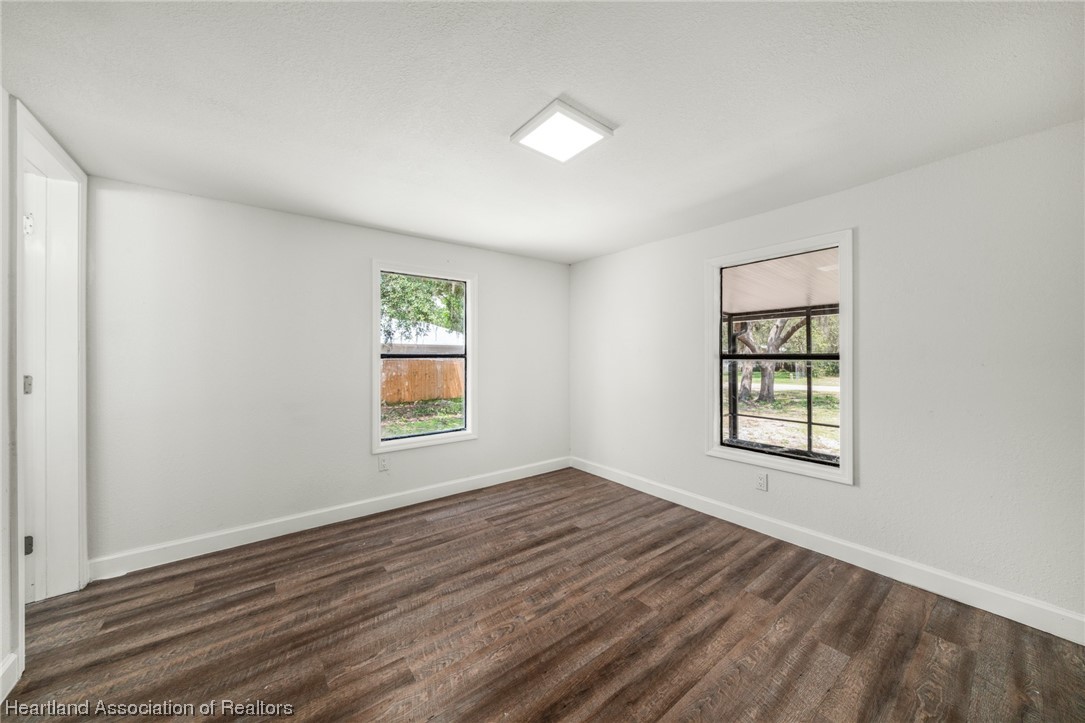 3290 N Horseshoe Drive