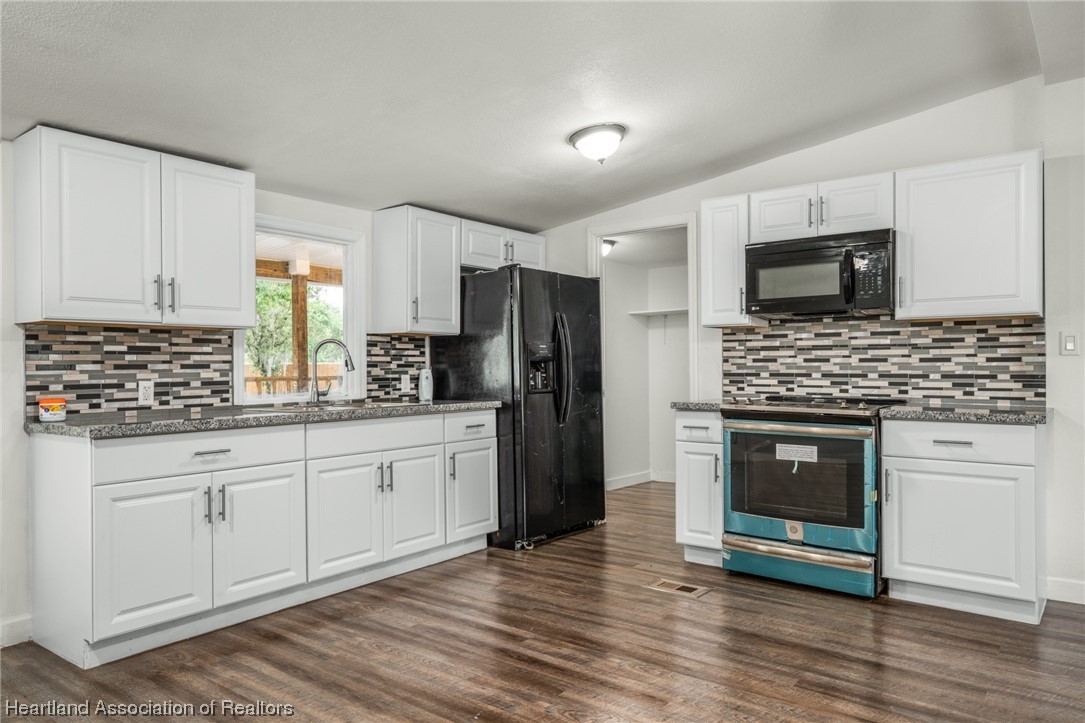 3290 N Horseshoe Drive