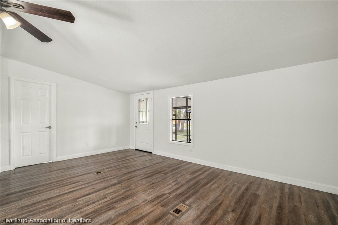 3290 N Horseshoe Drive