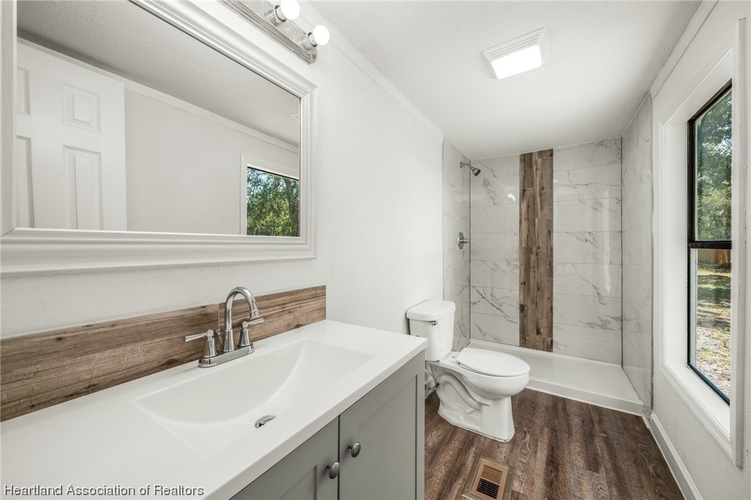 3290 N Horseshoe Drive