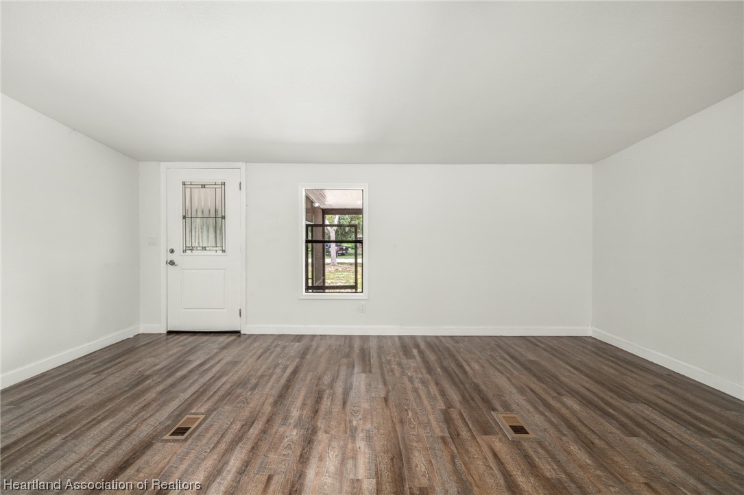 3290 N Horseshoe Drive