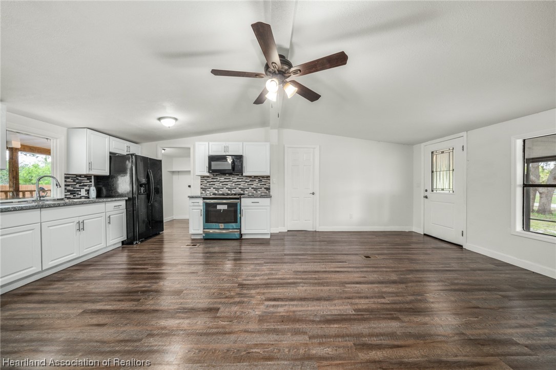 3290 N Horseshoe Drive