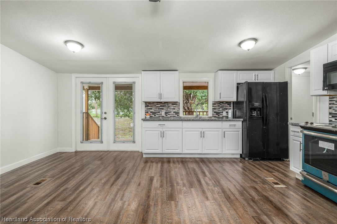 3290 N Horseshoe Drive