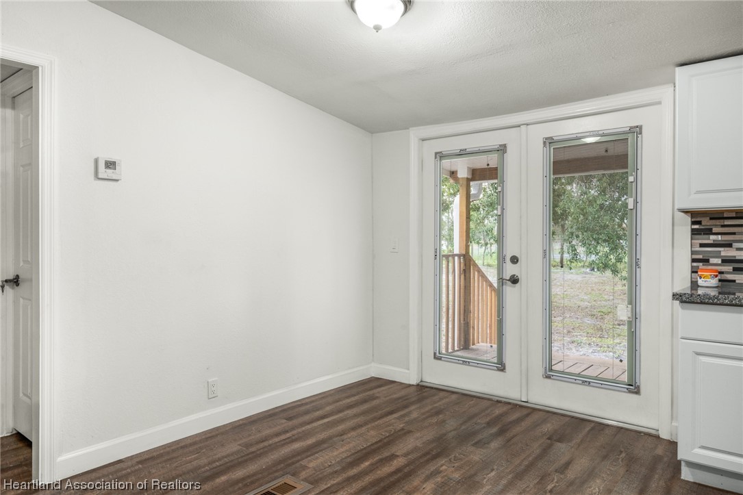 3290 N Horseshoe Drive