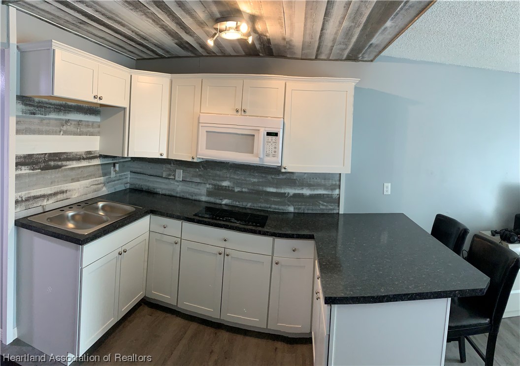 110 Golf Villas Court NW