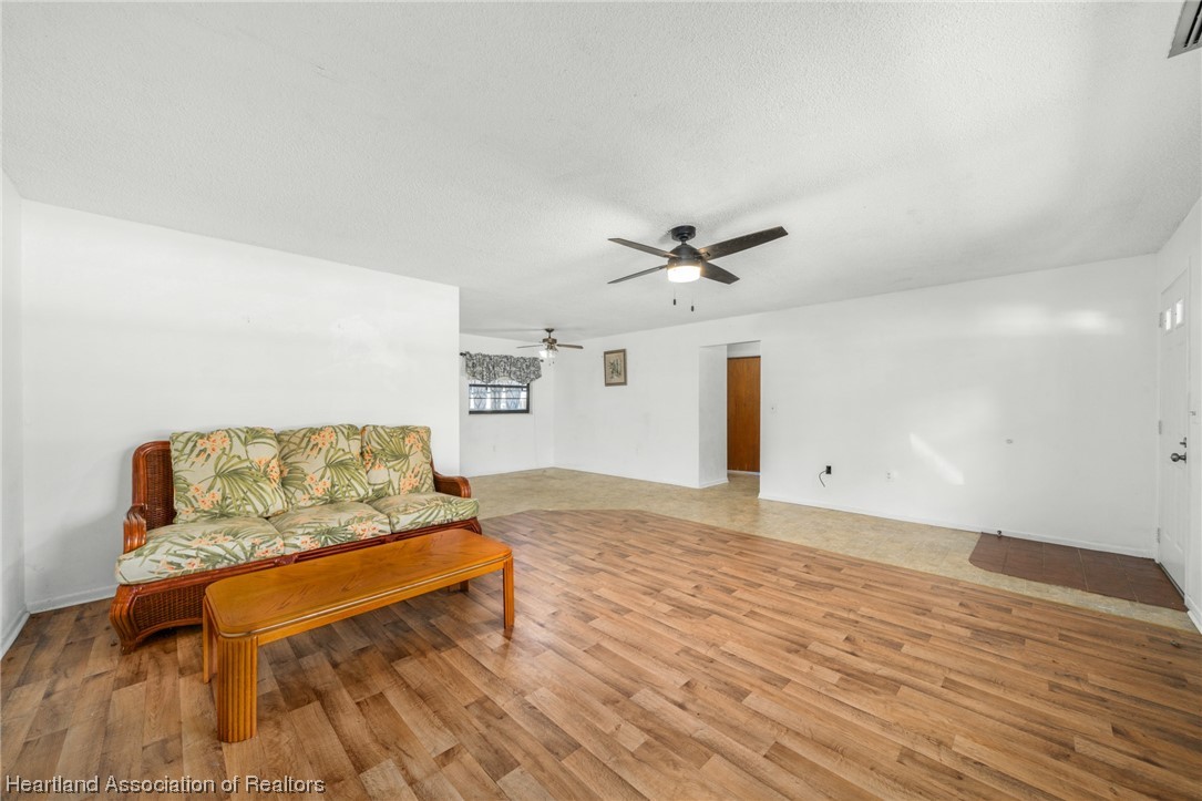 1622 Chatsworth Street