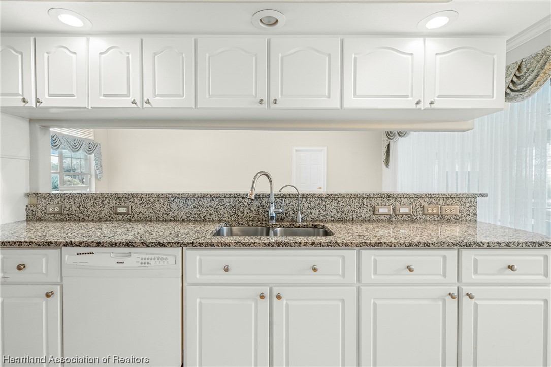 5092 Strafford Oaks Drive