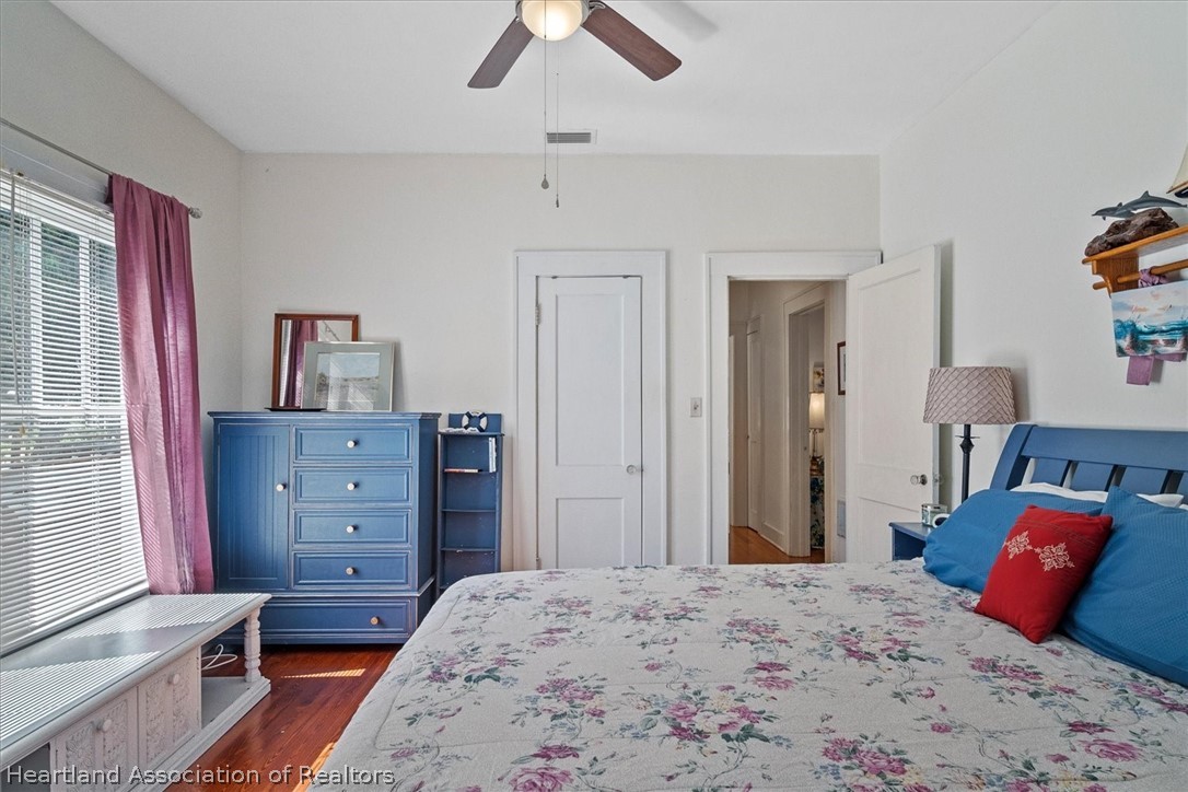 350 N Commerce Avenue