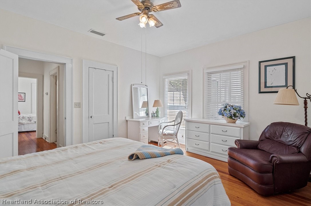 350 N Commerce Avenue