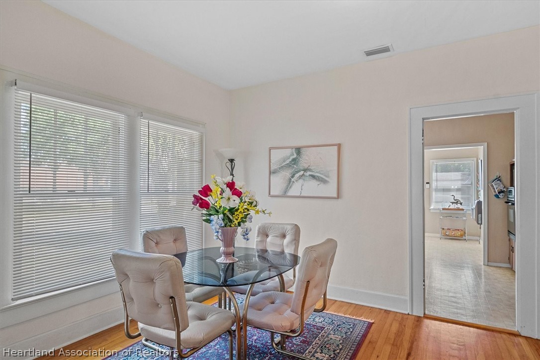 350 N Commerce Avenue