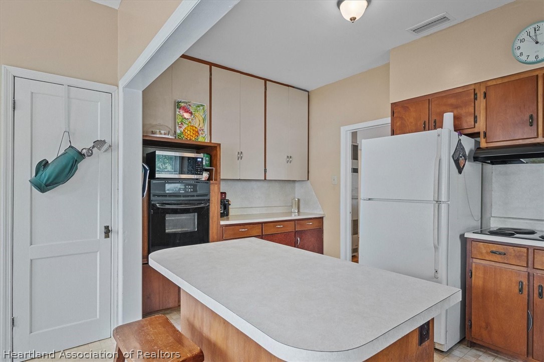 350 N Commerce Avenue