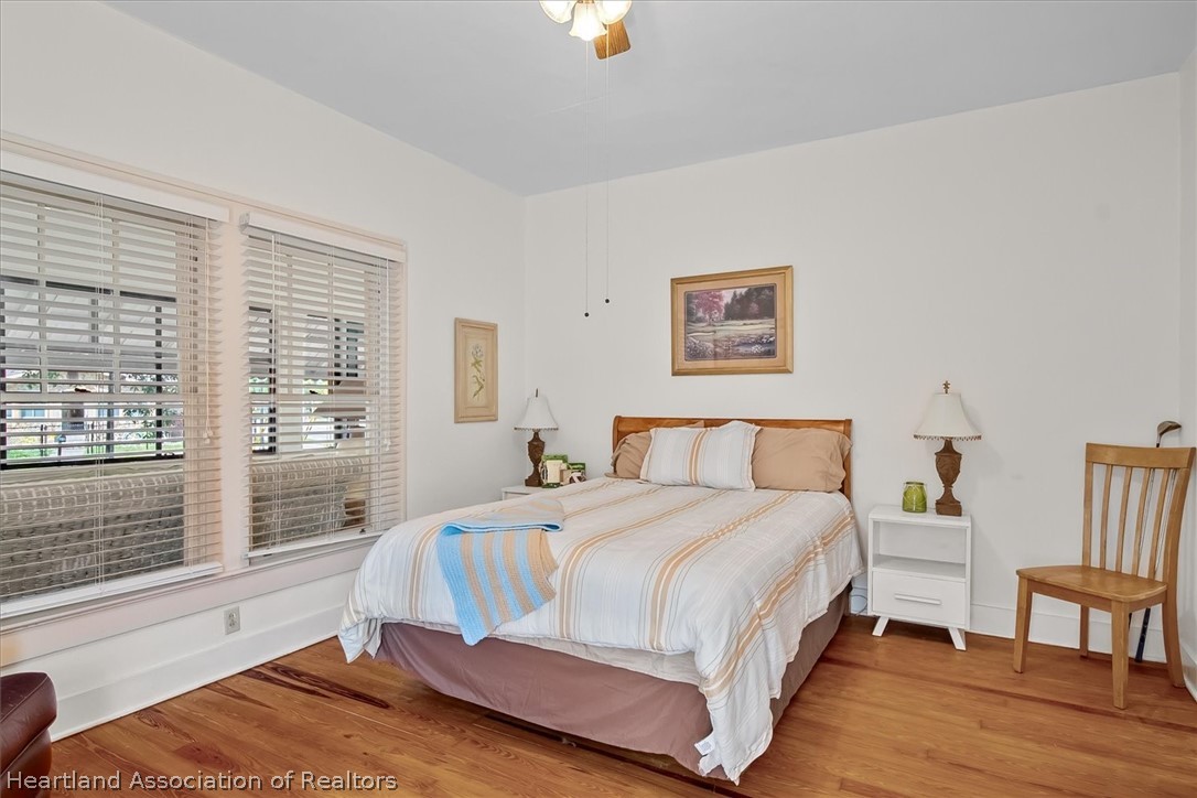 350 N Commerce Avenue