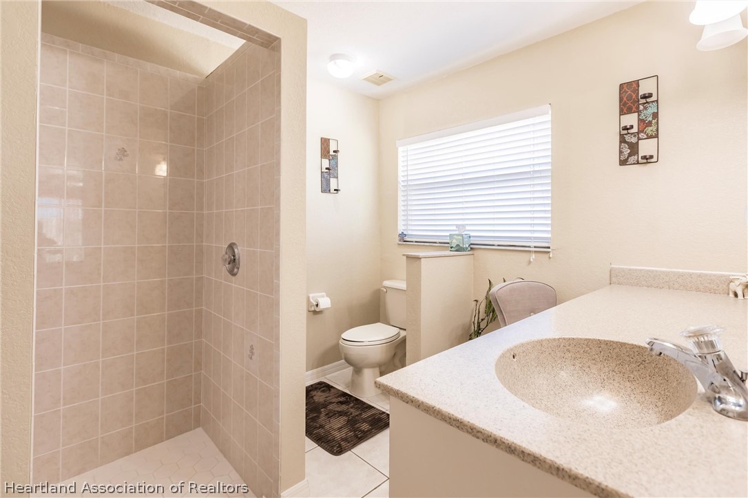 8230 SW LIVERPOOL Road