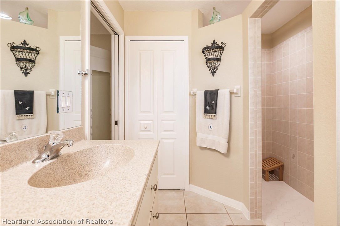 8230 SW LIVERPOOL Road