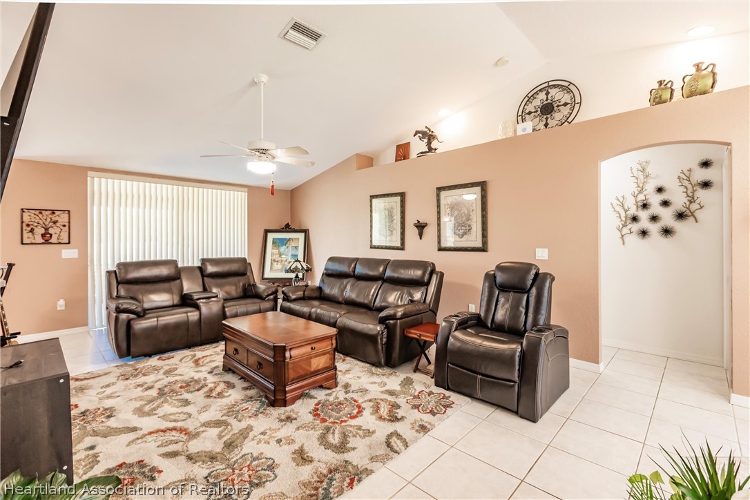 8230 SW LIVERPOOL Road