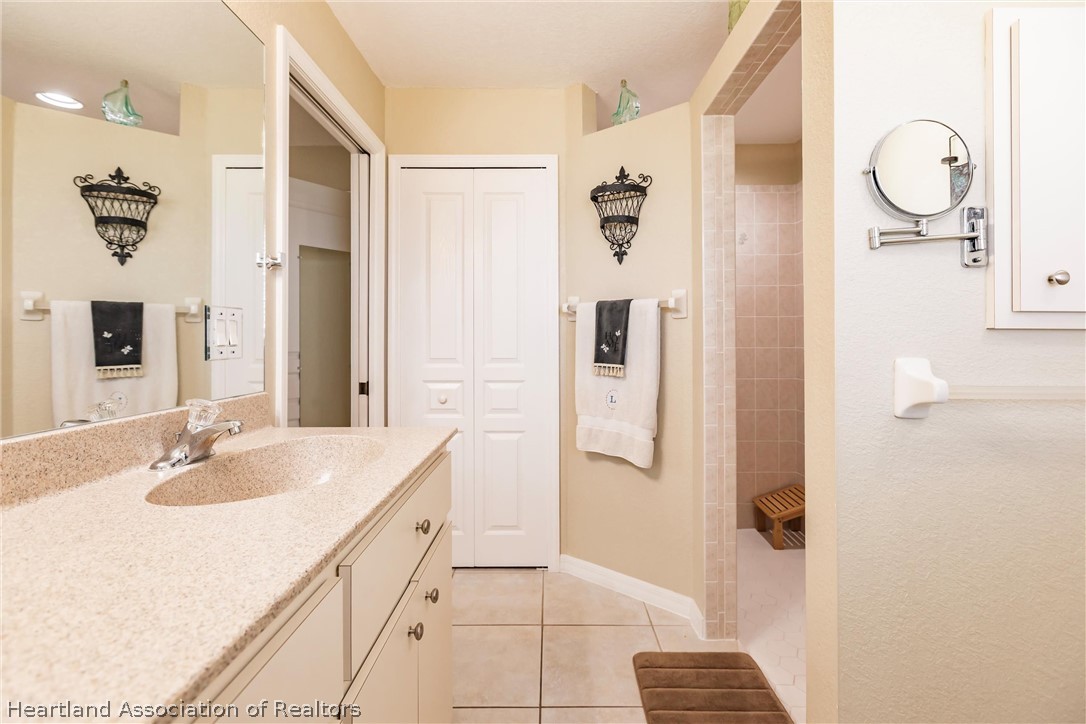 8230 SW LIVERPOOL Road