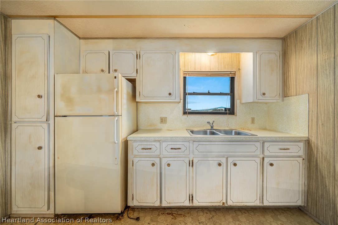 3527 Delaware Avenue