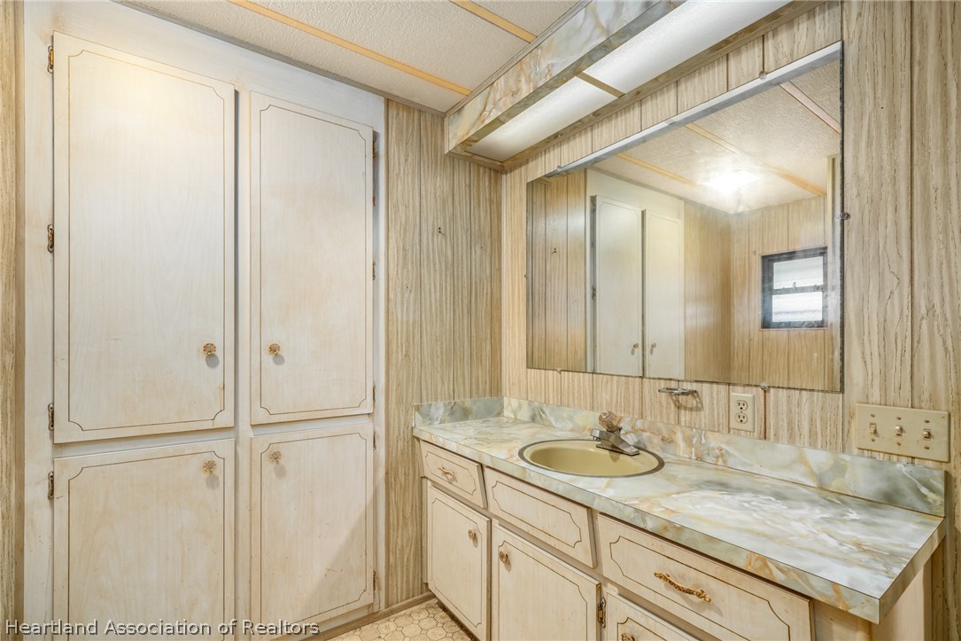 3527 Delaware Avenue