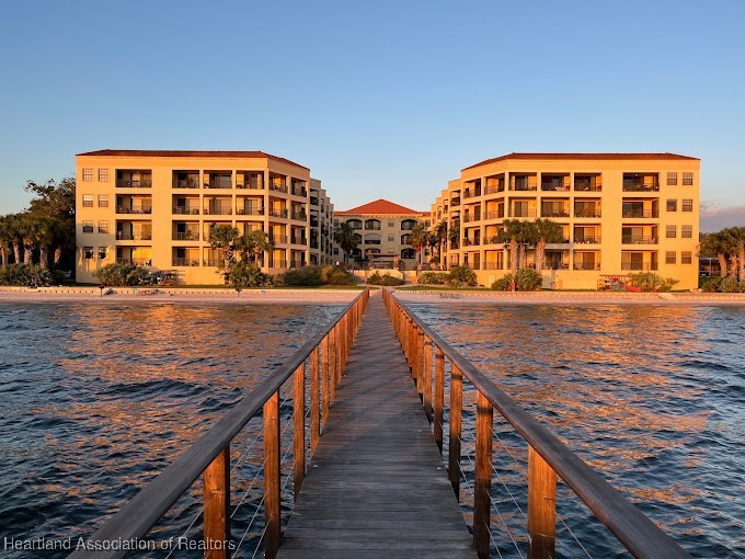 2351 Lakeview Drive 319