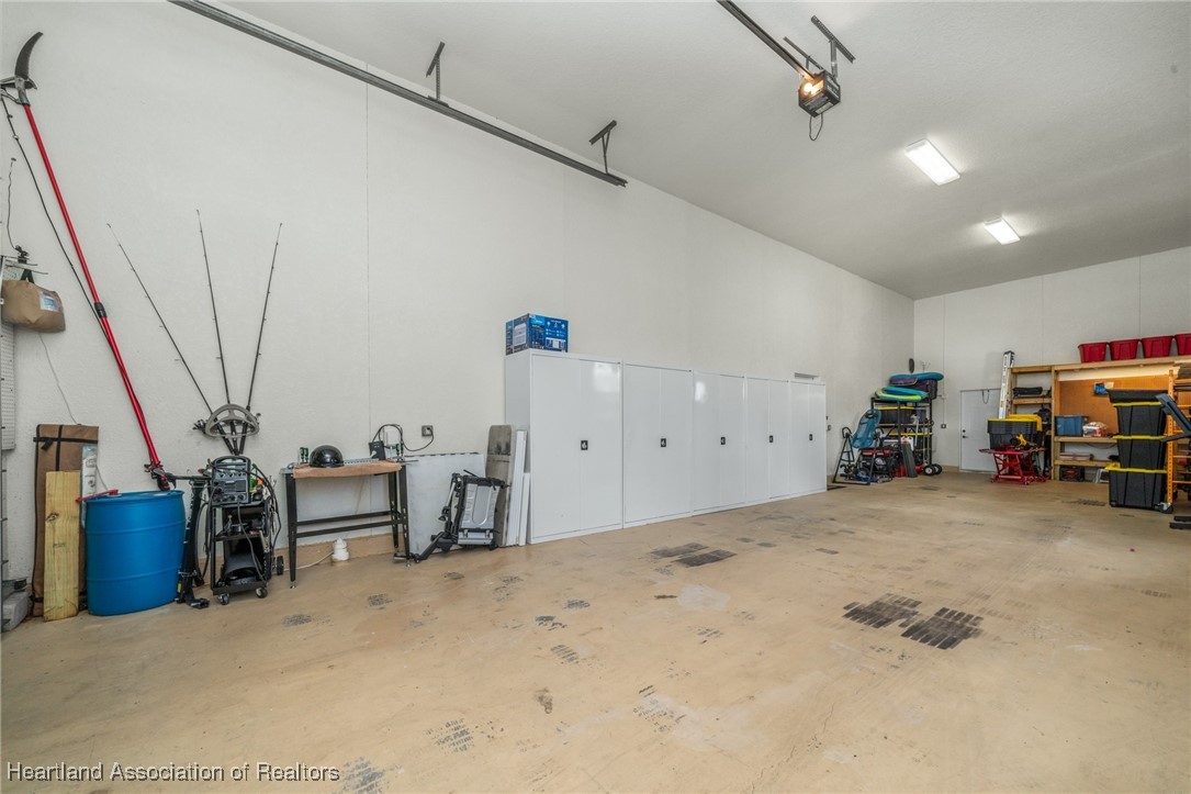 2340 Pinewood Boulevard