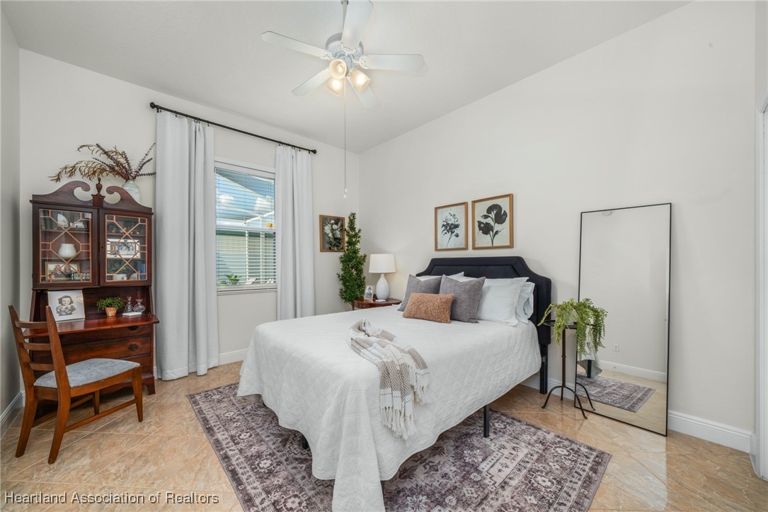 2340 Pinewood Boulevard