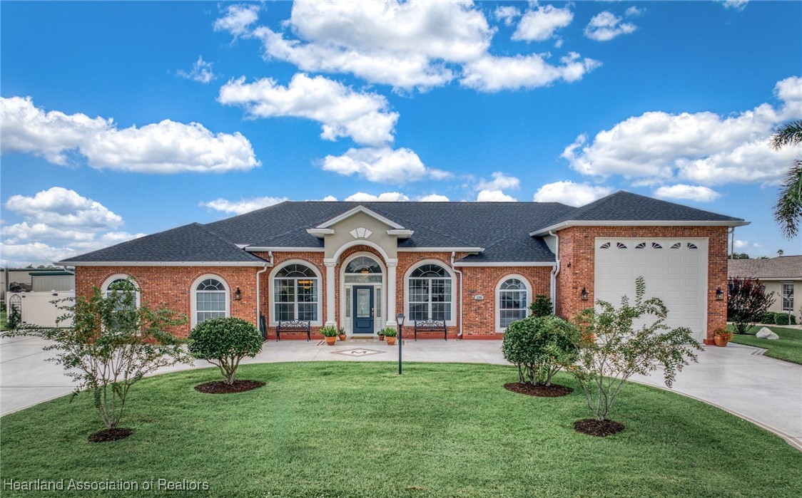 2340 Pinewood Boulevard