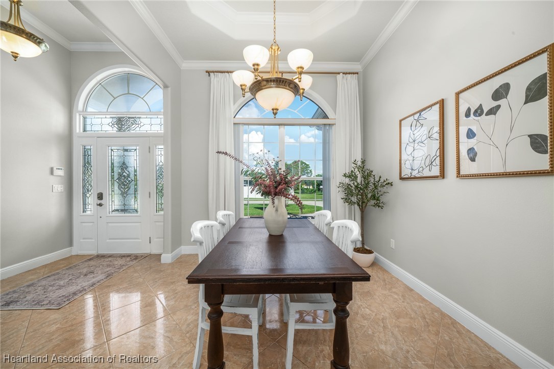 2340 Pinewood Boulevard