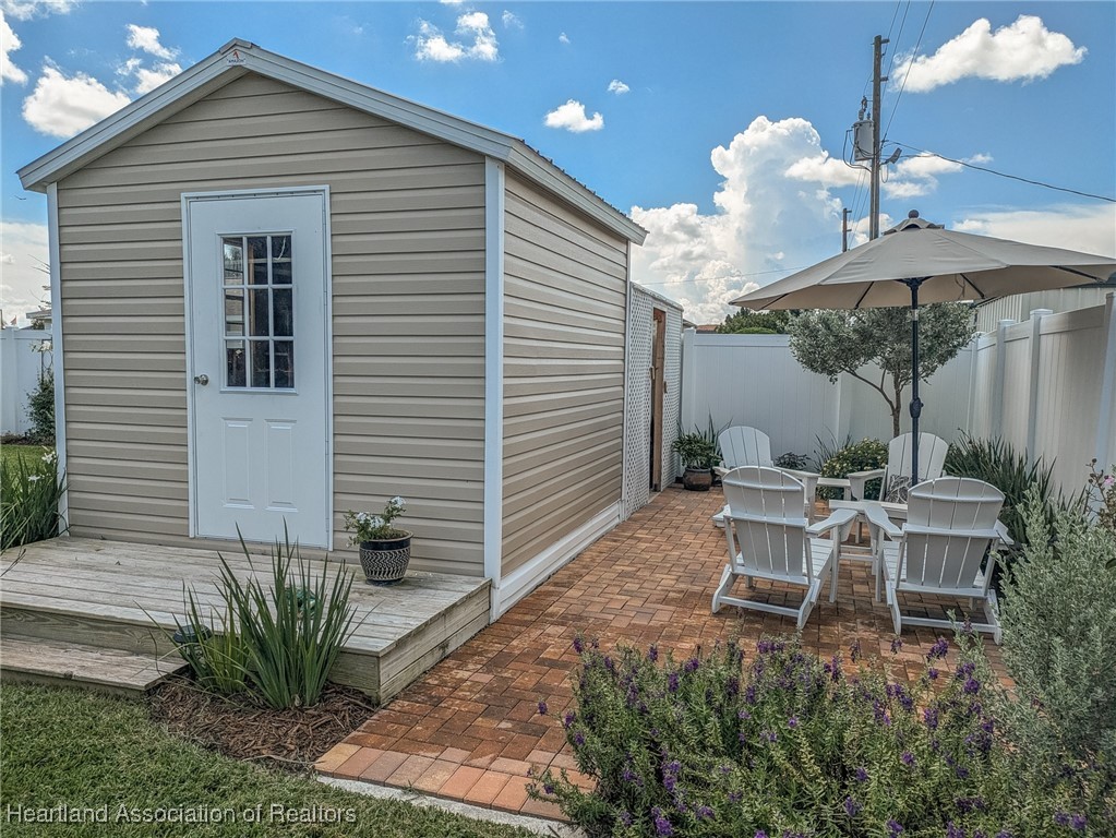 2340 Pinewood Boulevard