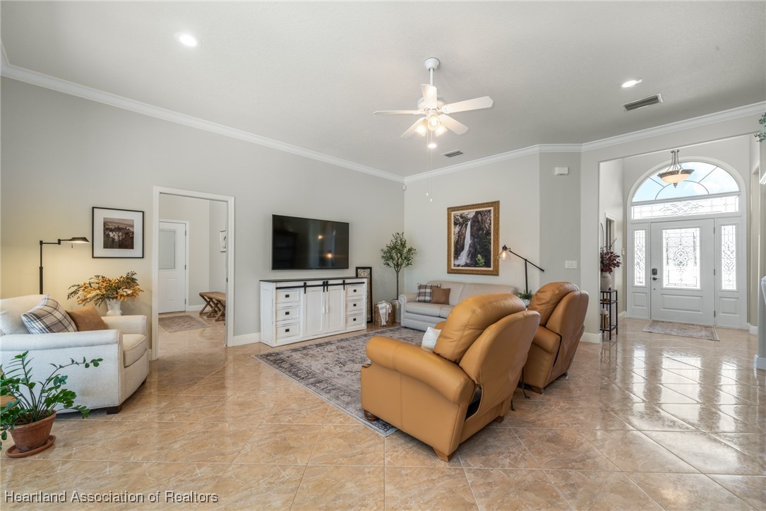 2340 Pinewood Boulevard