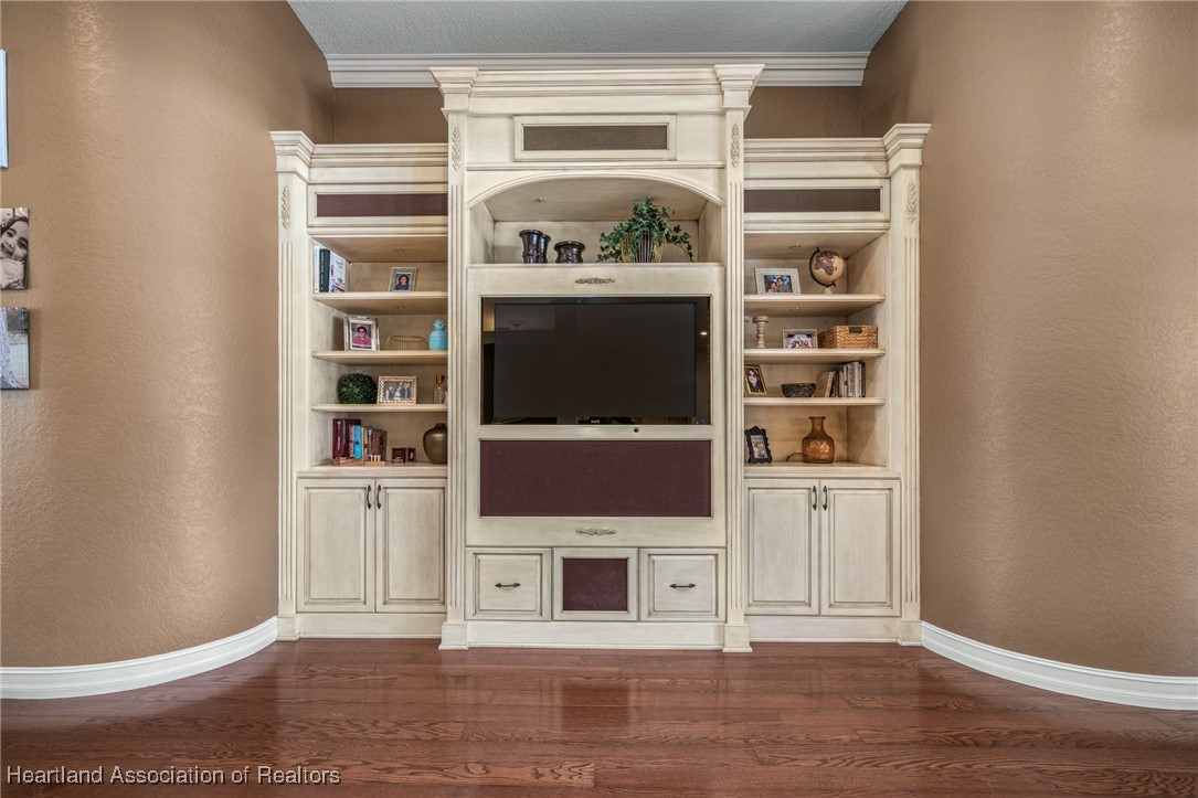 3859 Enchanted Oaks Lane