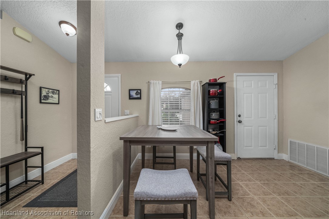 116 Imbros Avenue NE