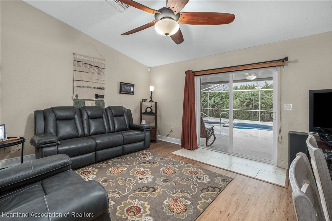 116 Imbros Avenue NE