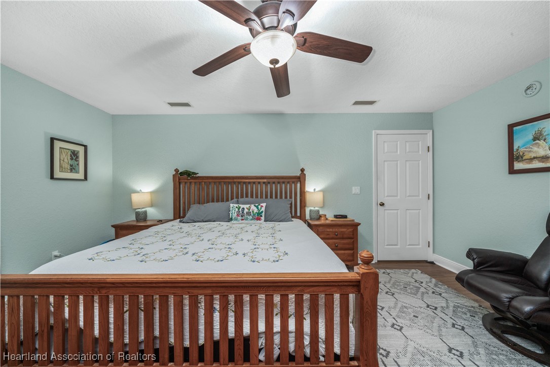 116 Imbros Avenue NE