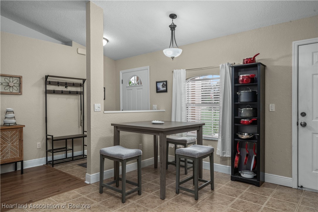 116 Imbros Avenue NE