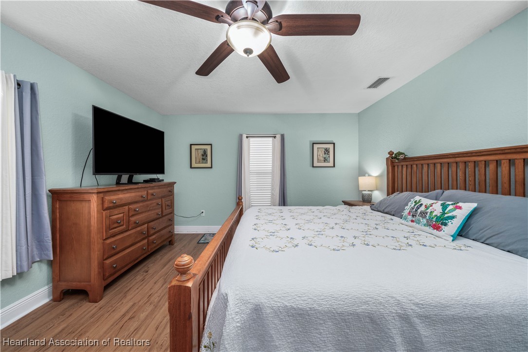 116 Imbros Avenue NE