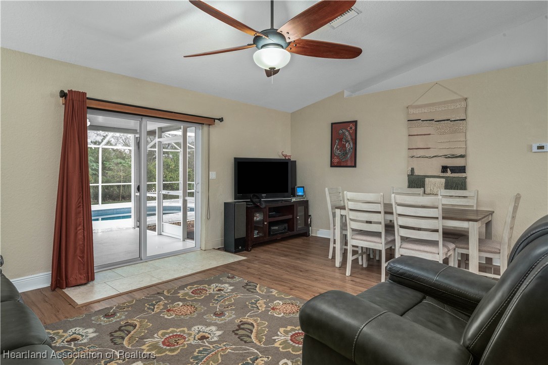 116 Imbros Avenue NE