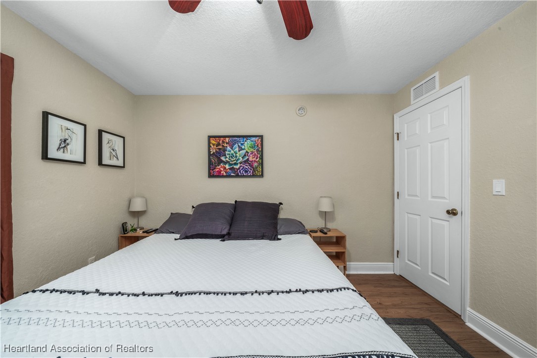 116 Imbros Avenue NE