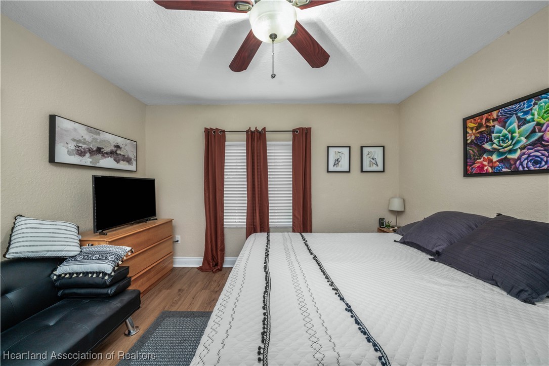 116 Imbros Avenue NE