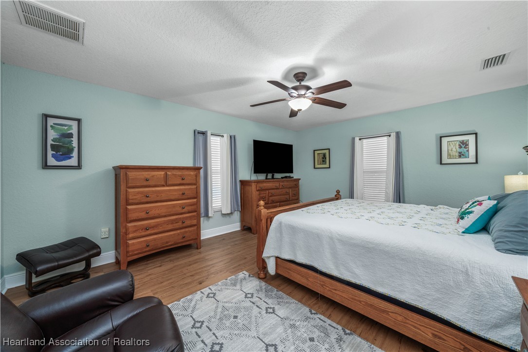 116 Imbros Avenue NE