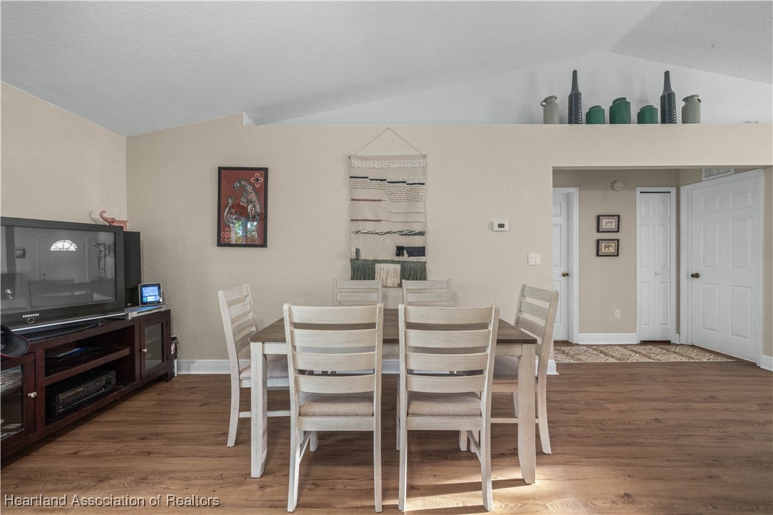 116 Imbros Avenue NE