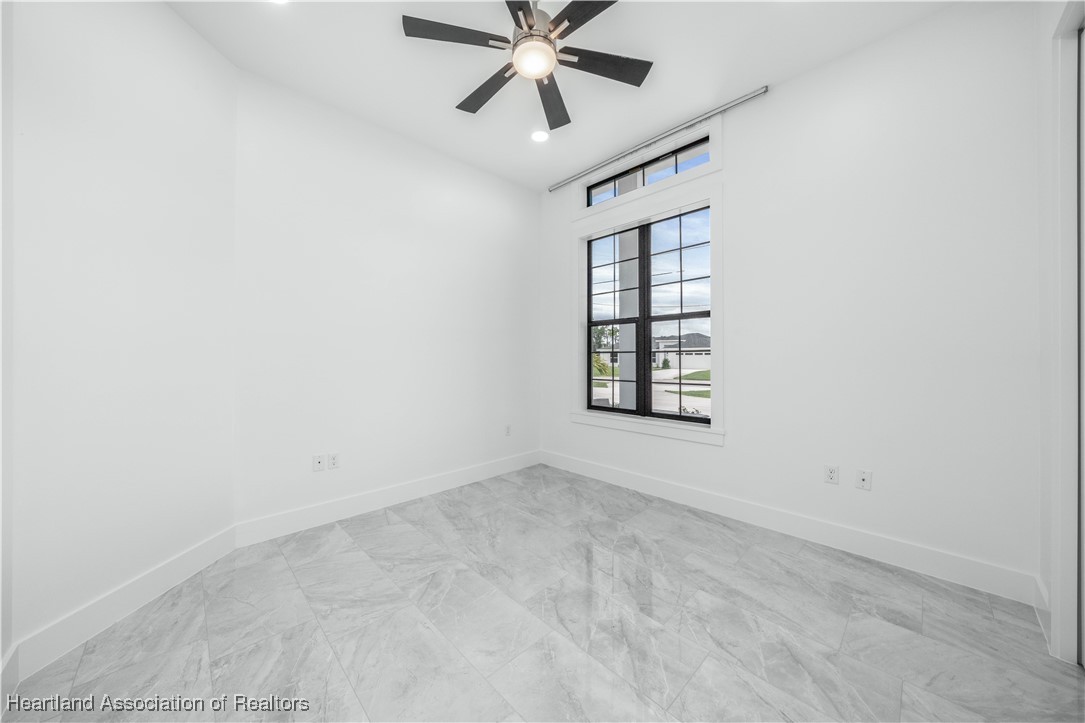 5817 Columbus Boulevard