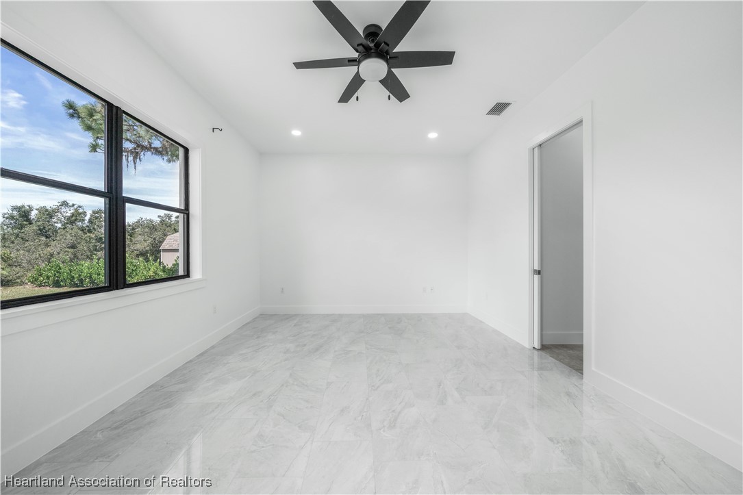 5817 Columbus Boulevard